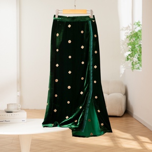 新款 国风女半身裙一步裙 桑蚕丝丝绒刺绣宝相花墨绿色半身裙新中式