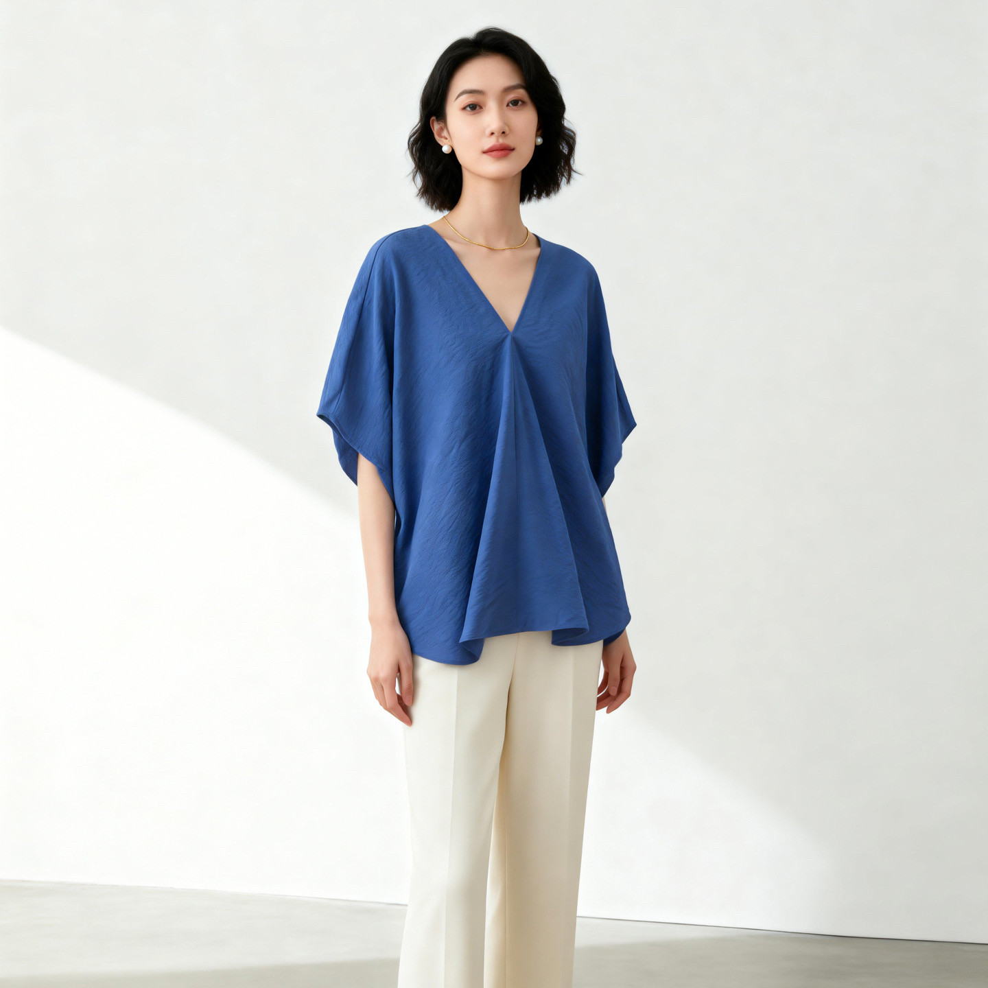 度假老钱衫真丝干丝衬衫女松弛感简约廓形春夏季V领蝙蝠袖上衣