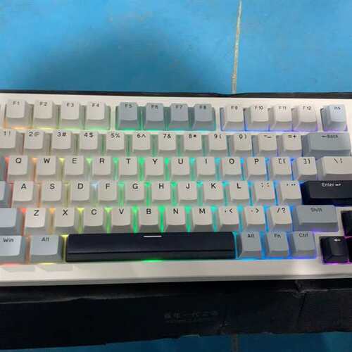 议价-K81三模机械键盘，极地白色，机械轴，RG