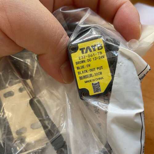 议价-TAYB   E3Z-D61-TB  Dc12-24V传感器
