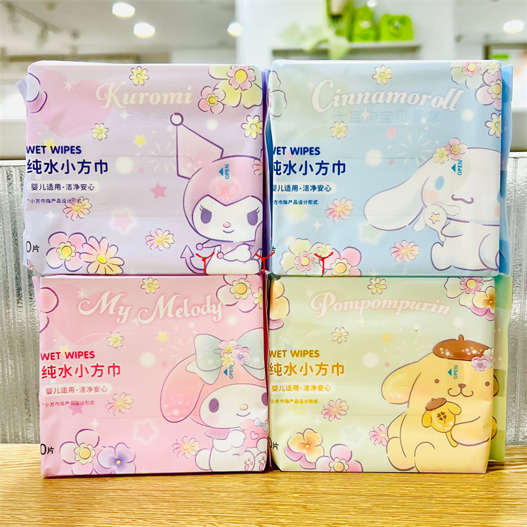 名创优品三丽鸥纯水湿巾