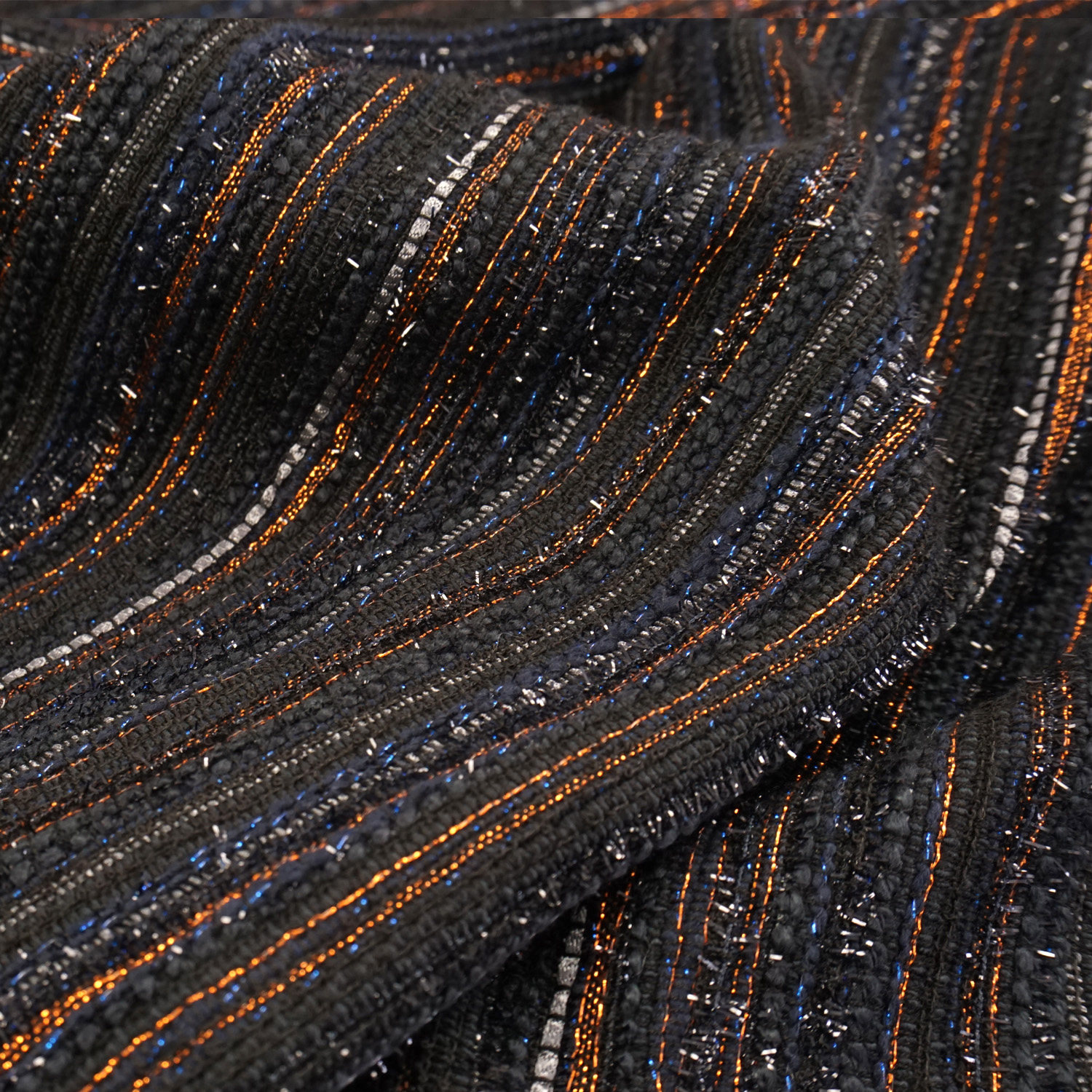 高定玫瑰金丝短羽毛横条纹布料