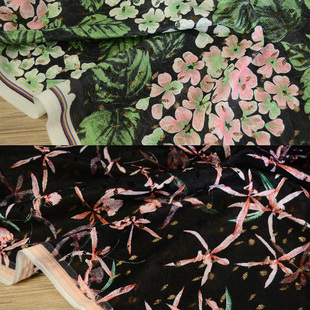 黑绿色骨线镂空花叶编织设计师布料 软中带挺有垂感 衬衣裙子面料