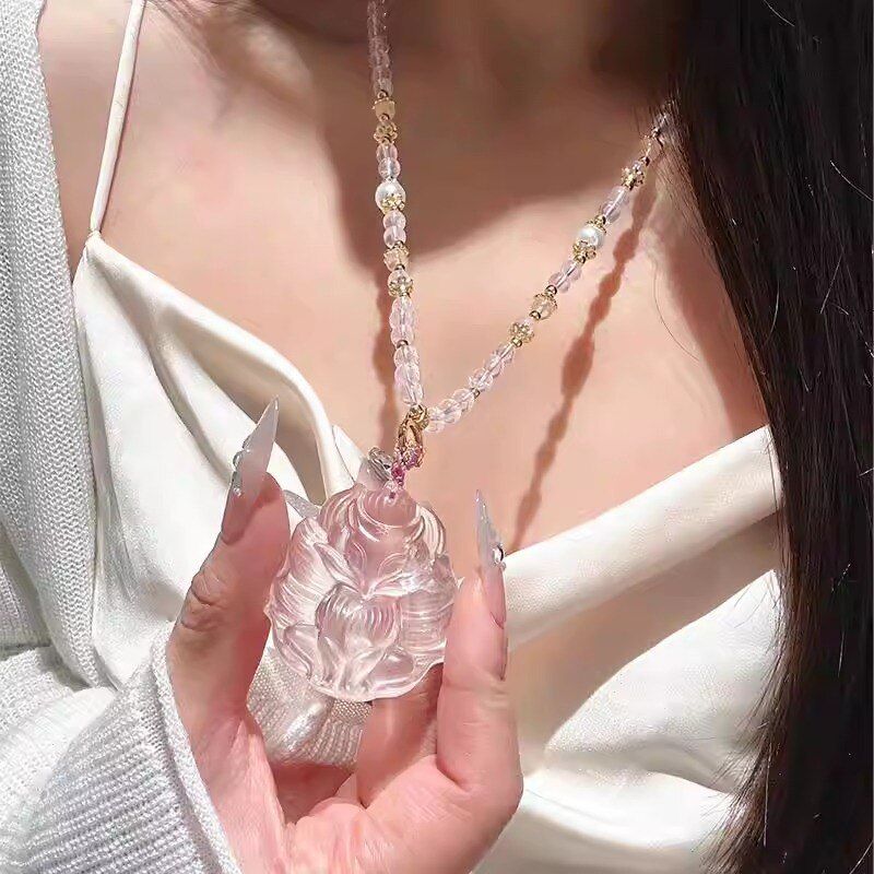 天然九尾灵狐粉水晶项链狐狸吊坠链百搭粉色桃花狐狸雕刻水晶吊坠