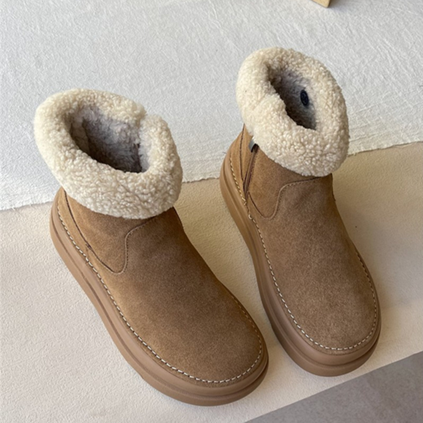 雪地靴冬季短筒羊羔毛女靴保暖