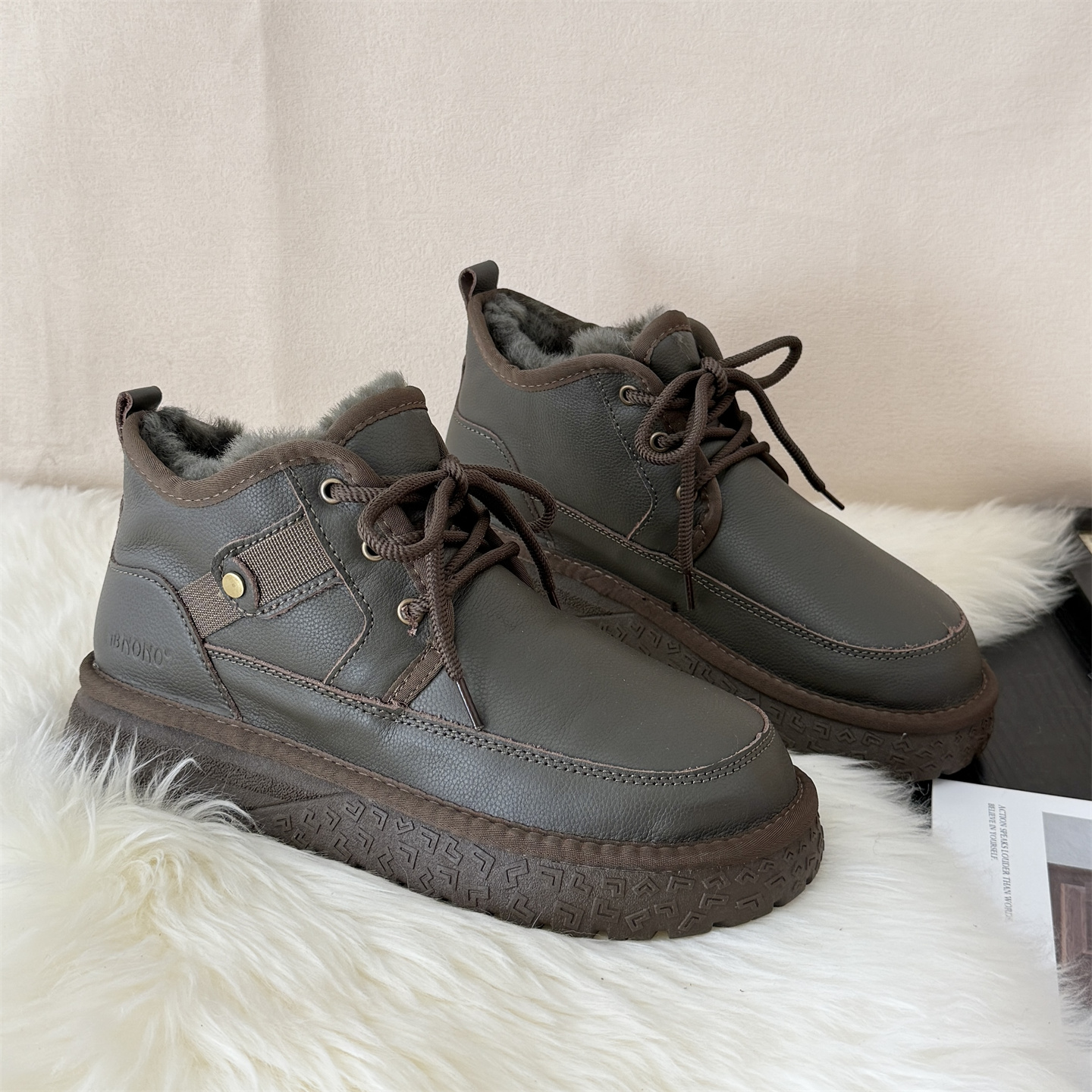 头层牛皮内里100％羊毛男雪地靴