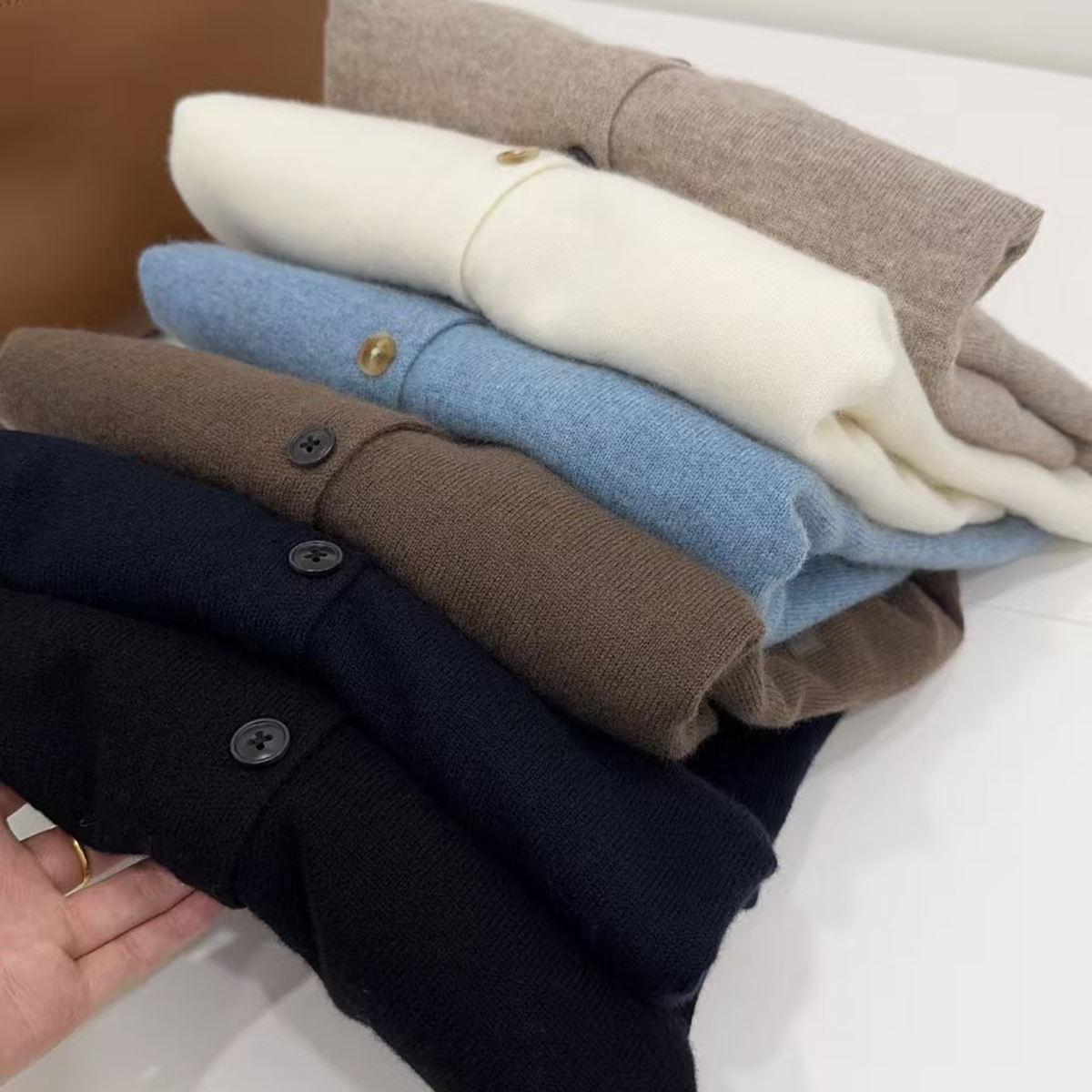 du家特！100%美丽诺羊毛圆领针织开衫 6色