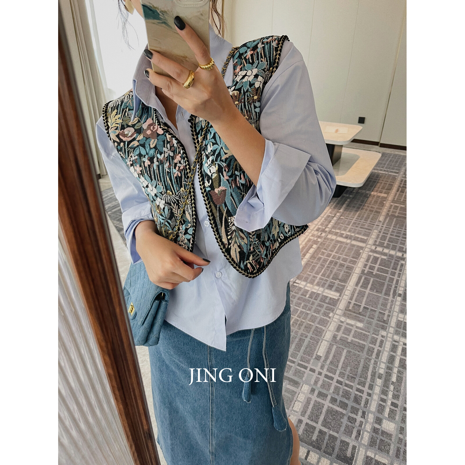 限时95折花朵刺绣马夹