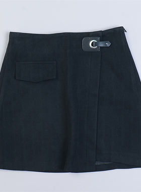 626法式小众设计感半身裙79660秋季新款高腰显瘦皮扣学院风中短裙