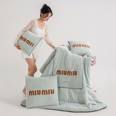 加厚抱枕被子两用车载用折叠靠垫学生办公室靠垫午睡枕毯子二合一