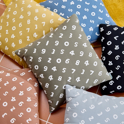 多功能简约清新数字抱枕被子两用汽车沙发午睡空调靠枕头被二合一