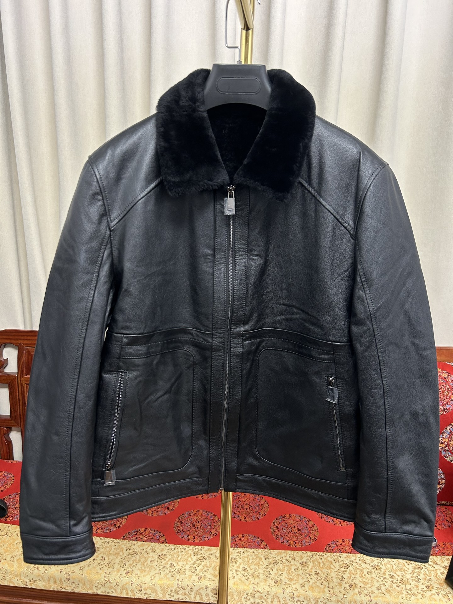 今冬新款特价清仓经典款头层牛皮羊皮毛一体真皮真毛皮克服皮草