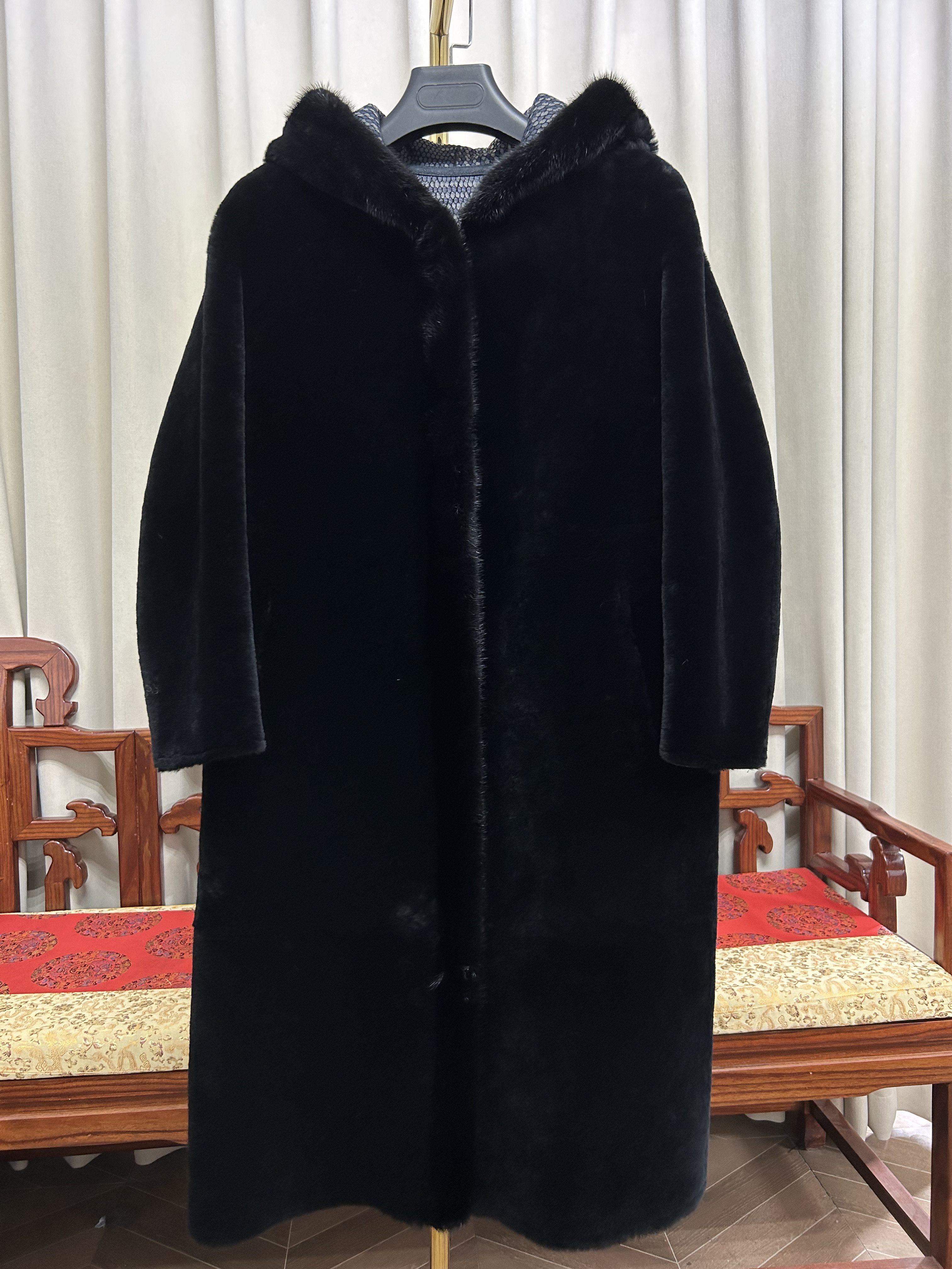 工厂品牌余单女士二面进口羊皮毛一体水貂领连帽高端皮草外套黑色