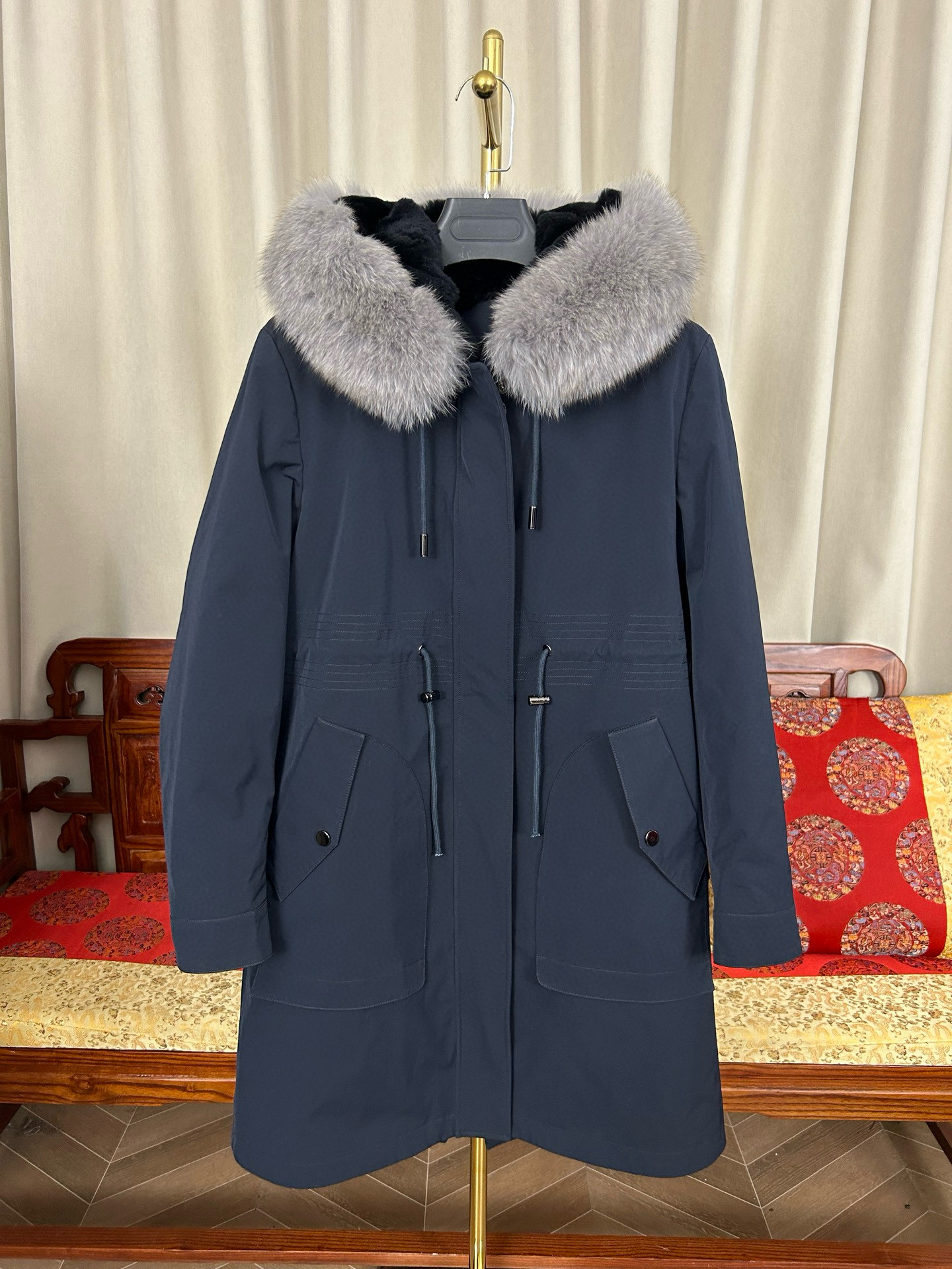 工厂高端样衣处理女士进口狐狸毛领连帽加厚保暖派克服兔毛胆外套