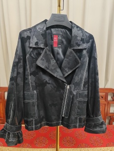 皮革城断码女士迷彩绵羊皮阔版黑色夹克轻便短款工装设计感真皮衣