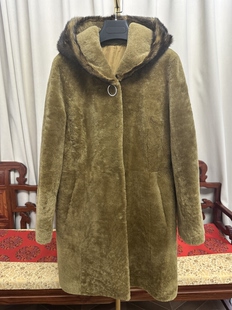 女士中长款羊剪绒皮毛一体收腰显瘦连帽款水貂毛领加厚外套 妈妈
