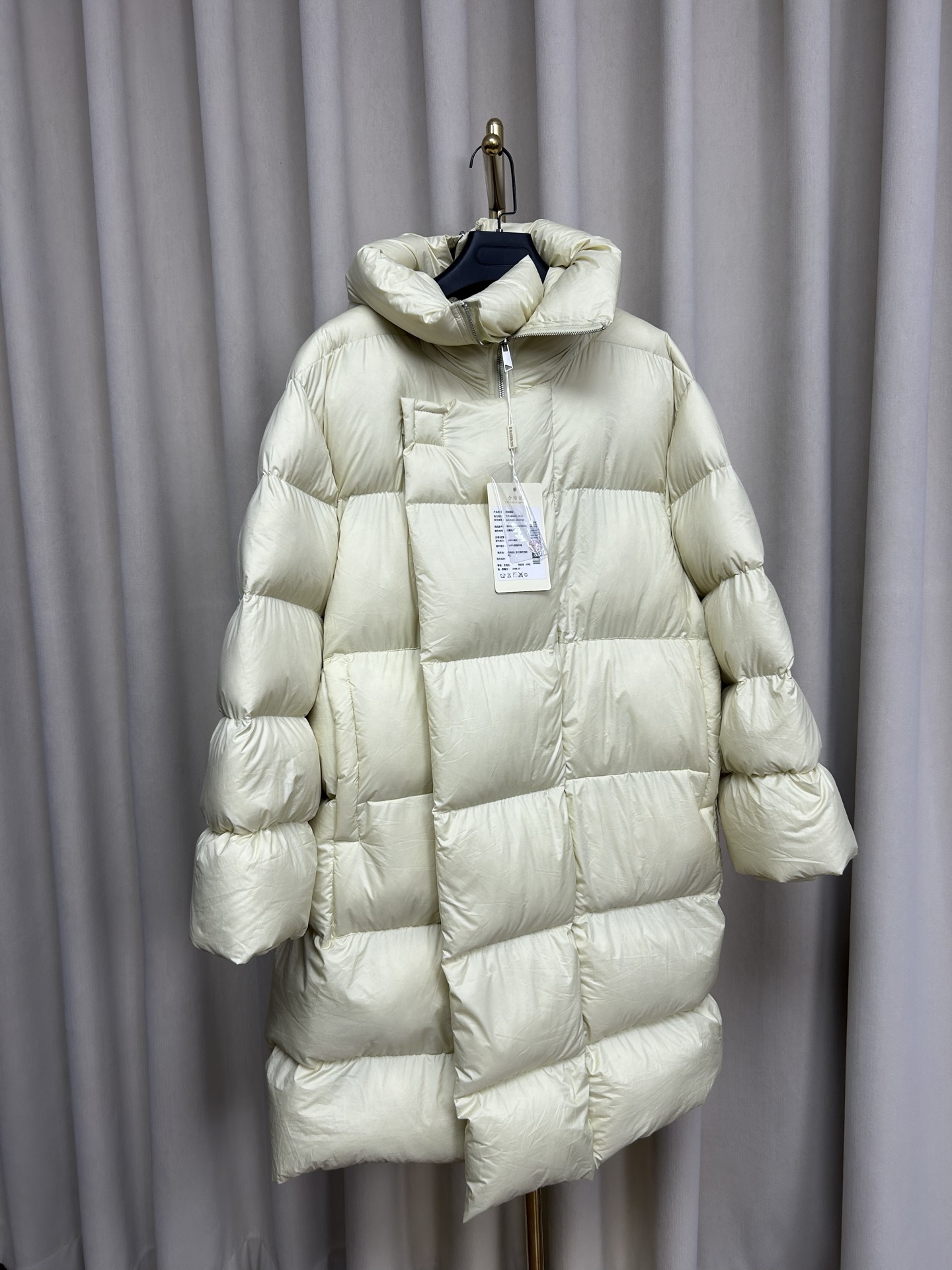 阔版大码秋冬高端立领连帽中长款羽绒服时髦宽松小众设计感面包服