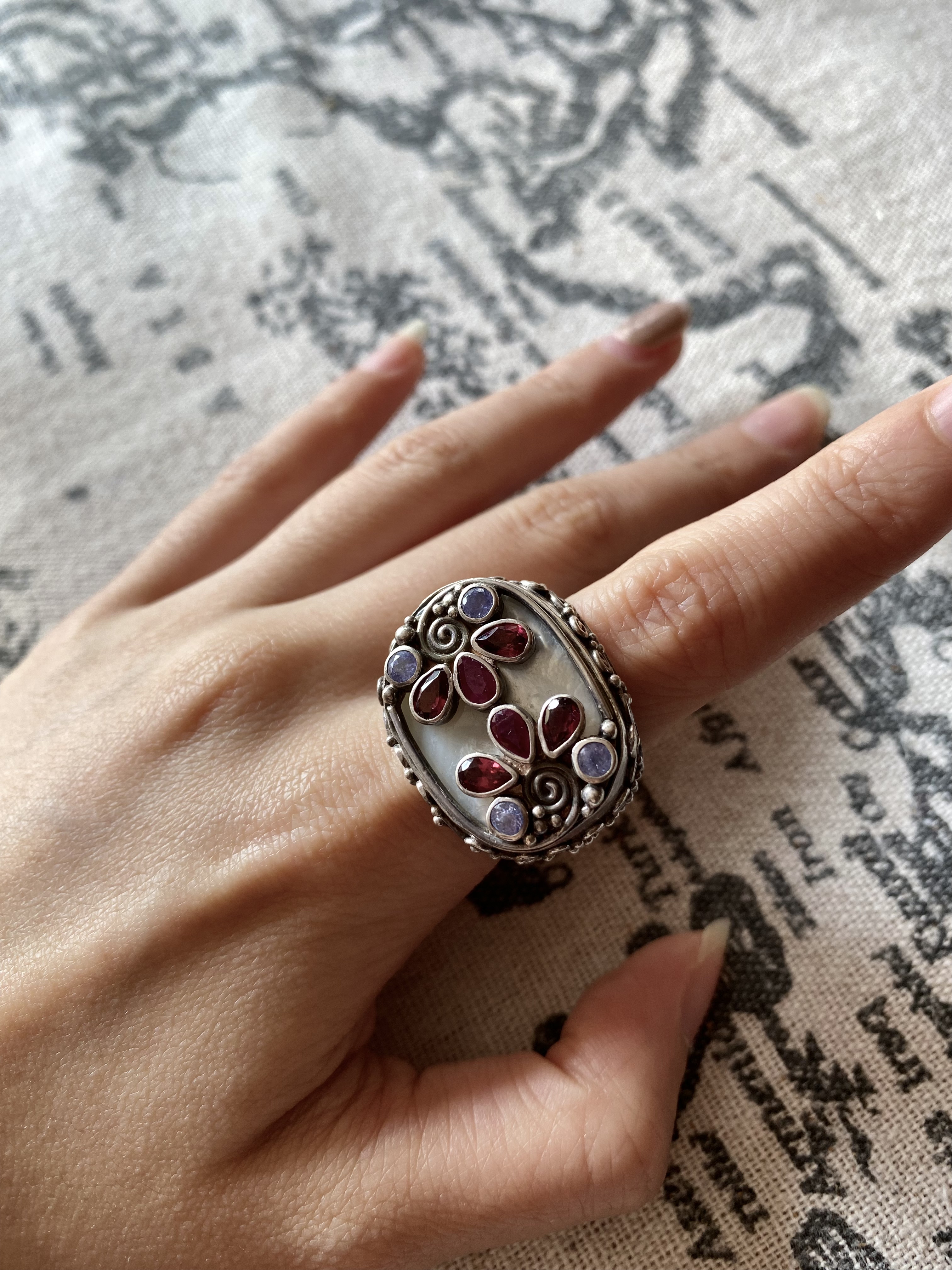 鑫鑫中古美国vintage925银镶嵌天然贝母水晶石榴石古法工艺戒指