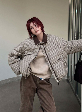 静茹冬上新格纹百搭翻领拉链宽松保暖羽绒服外套28530