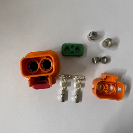 安费诺 HVC2P28FS104 2P连接器