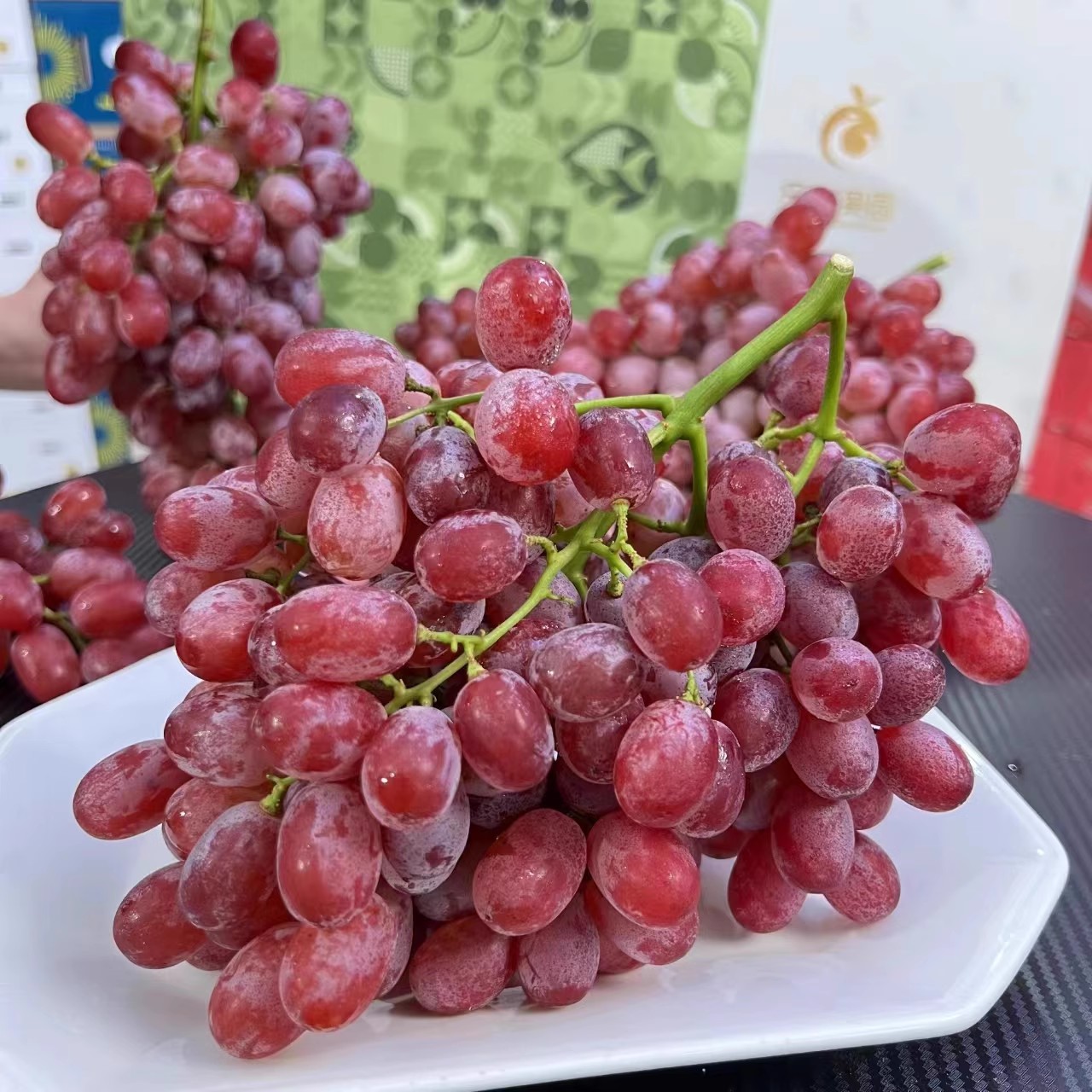 乐鲜果园克瑞森无核红提葡萄纯甜脆甜多汁精选孕妇当季新鲜葡萄