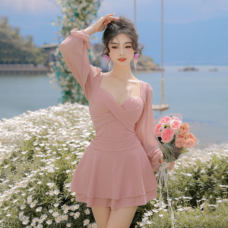 大码泳衣女仙女范纯色保守长袖防晒遮肚显瘦高级感泡温泉度假泳装