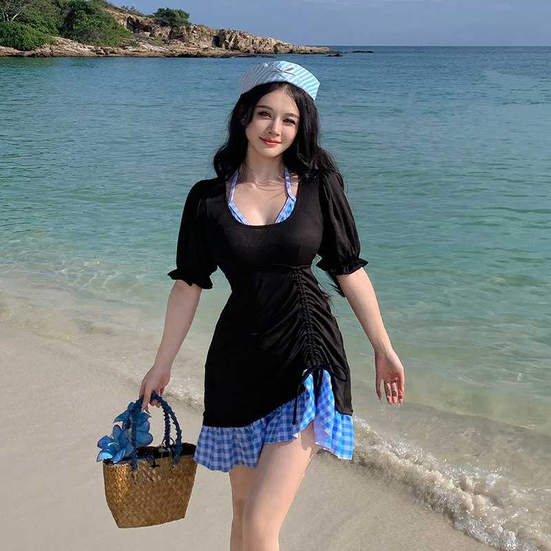 温泉泳衣女新款大码胖mm连体保守微胖女孩遮肉显瘦绝美高级感黑色