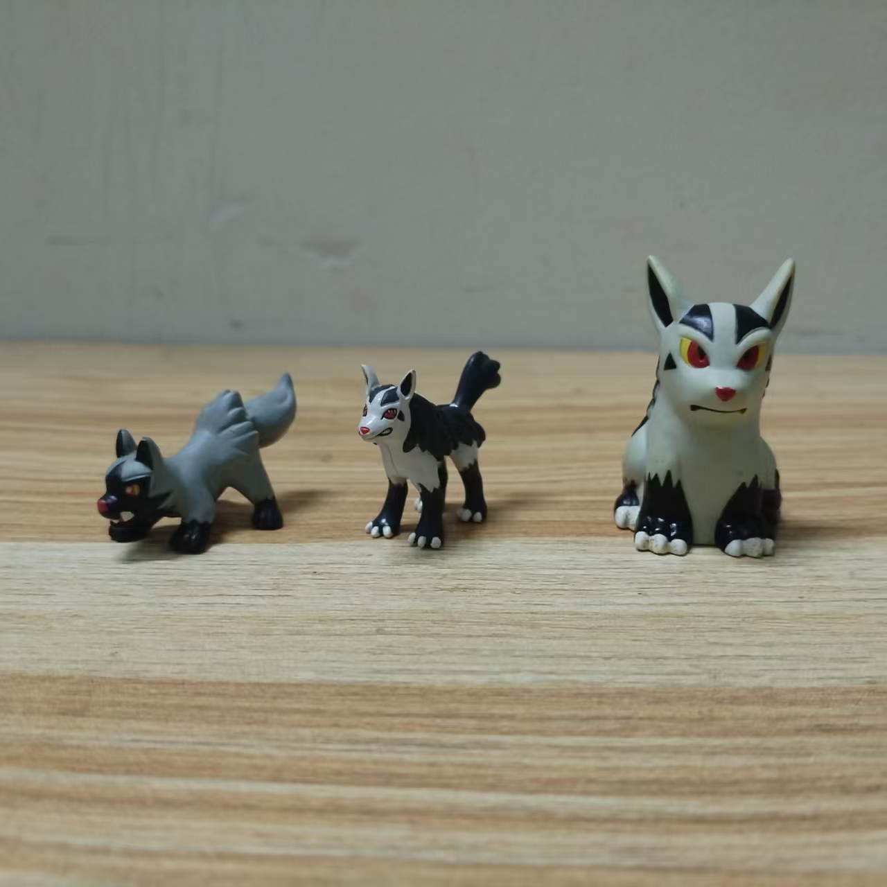 NO.261-262土狼犬大狼犬食玩地台神奇宝贝宠物小精灵宝可梦