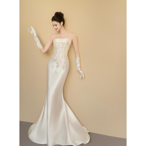 法式复古抹胸轻婚纱缎面礼服鱼尾