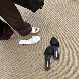 Lamode极简风高级感露趾一字带凉拖女夏ins通勤百搭外穿平底拖鞋