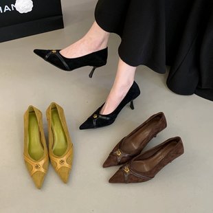 女金属扣细跟单鞋 COLORED 气质绒面尖头高跟鞋 MONTH2026新款 BEAN