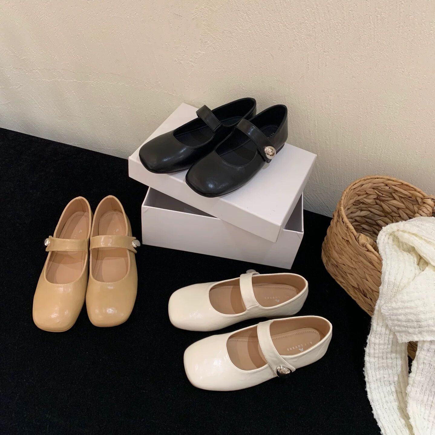 ALILOVERS 2026年新款韩版方头一字扣带平底玛丽珍鞋女复古奶奶鞋,女鞋,浅口单鞋,淘宝优惠券,粉丝福利购,淘宝优惠卷