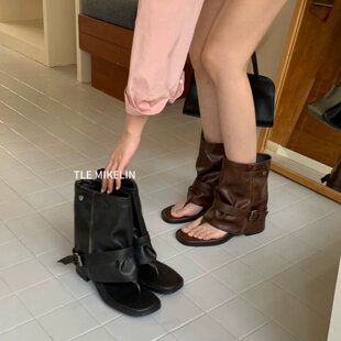 TLE MIKELIN 欧美风皮带扣夹趾短靴女2026年新款粗跟百搭裤管凉靴