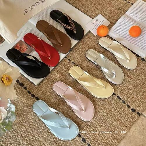 百搭海边沙滩人字拖女夹脚凉拖鞋