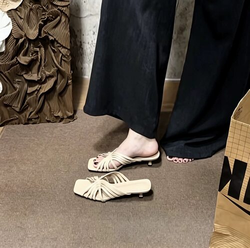 两个跟高~法式复古编织细跟拖鞋女夏外穿时尚露趾高跟一字凉拖鞋