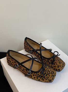 法式复古方头交叉扣带绒面玛丽珍鞋子晚风休闲平底豹纹芭蕾单鞋女
