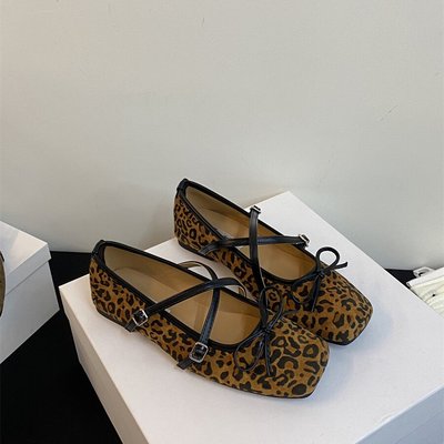法式复古方头交叉扣带绒面玛丽珍鞋子晚风休闲平底豹纹芭蕾单鞋女
