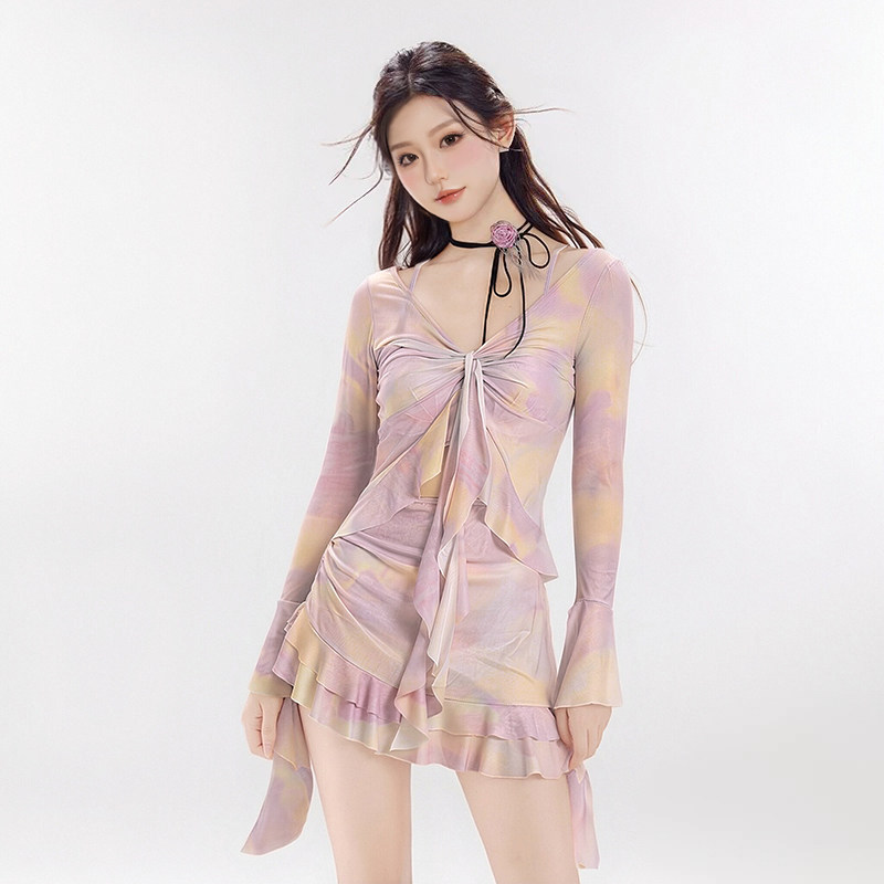 泳衣女2026新款扎染裙式分体四件套比基尼带钢托纯欲遮瑕显瘦泳装
