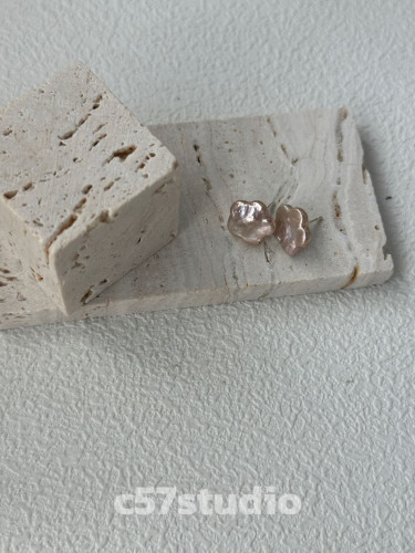 c57studio梅花异形巴洛克珍珠耳钉炫彩