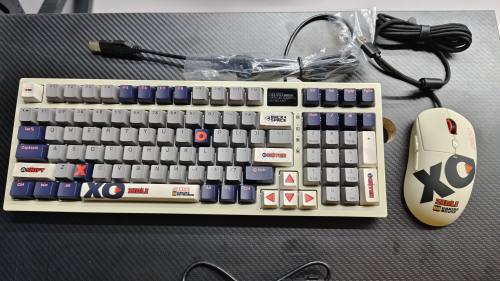 磁动力K980复古白XO键盘