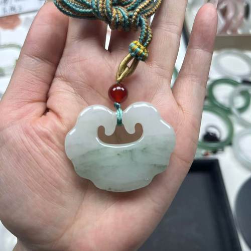 新疆天然金丝玉天山翠莲花吊坠毛衣链