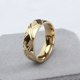 不褪色新款金色钛钢指环 男女时尚菱格花纹不锈钢戒指饰品热卖