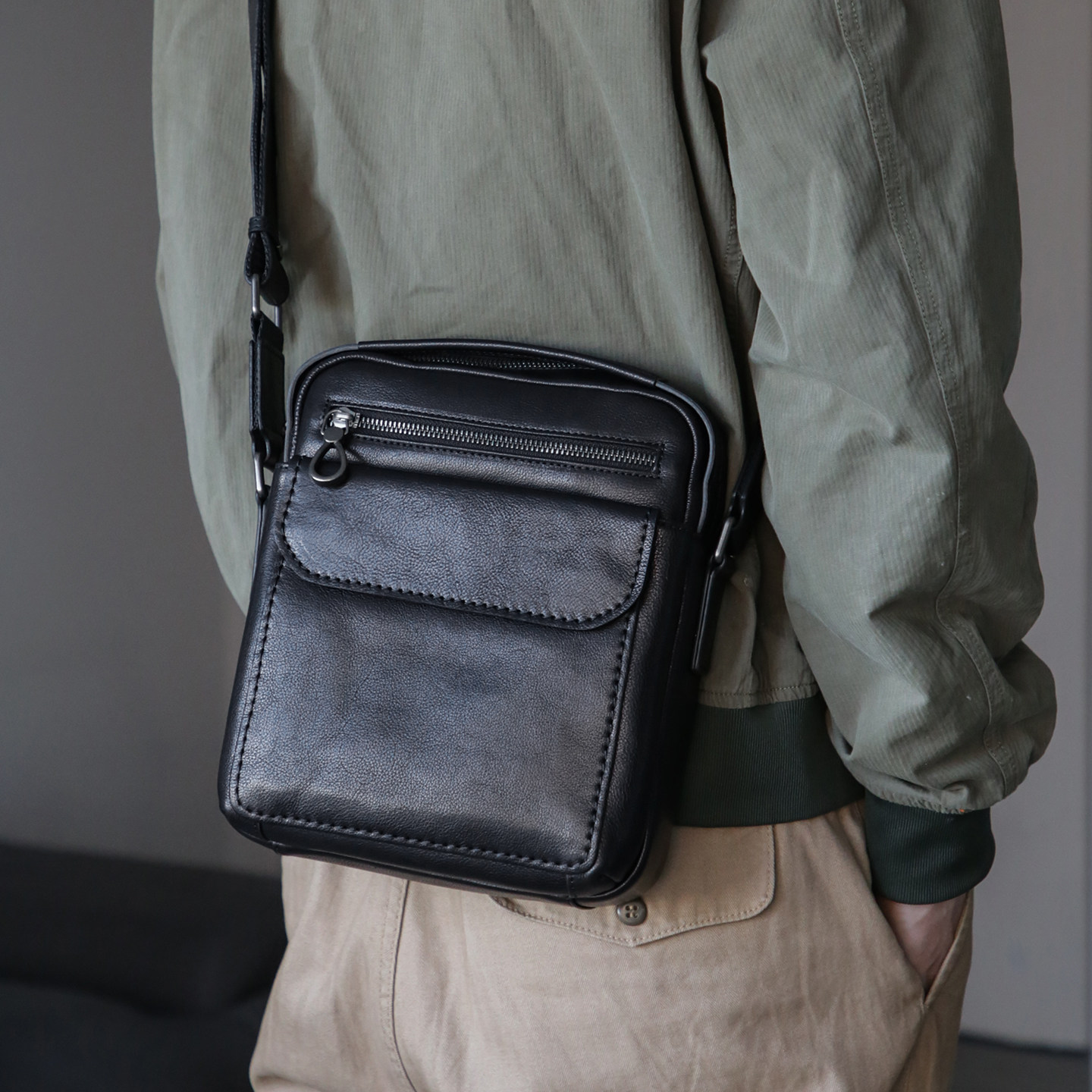 2025新款真皮男士单肩斜挎包植鞣头层牛皮通勤百搭斜挎包小方包,箱包皮具/热销女包/男包,男士包袋,淘宝优惠券,粉丝福利购,淘宝优惠卷