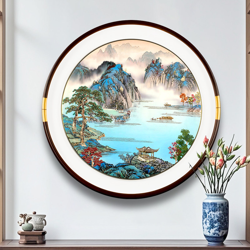 山水画玄关装饰画正对门圆形铜雕画入户挂画背靠金山福山秀水餐厅