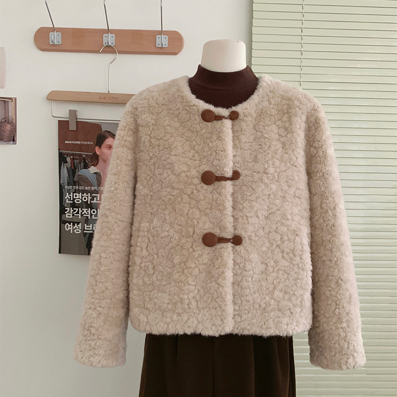 花花家韩系2025秋冬新款羊羔绒短外套女盘扣高级感保暖小个子上衣