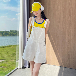 减龄白色牛仔背带短裤女2026新款夏季薄款宽松休闲高腰显瘦阔腿裤