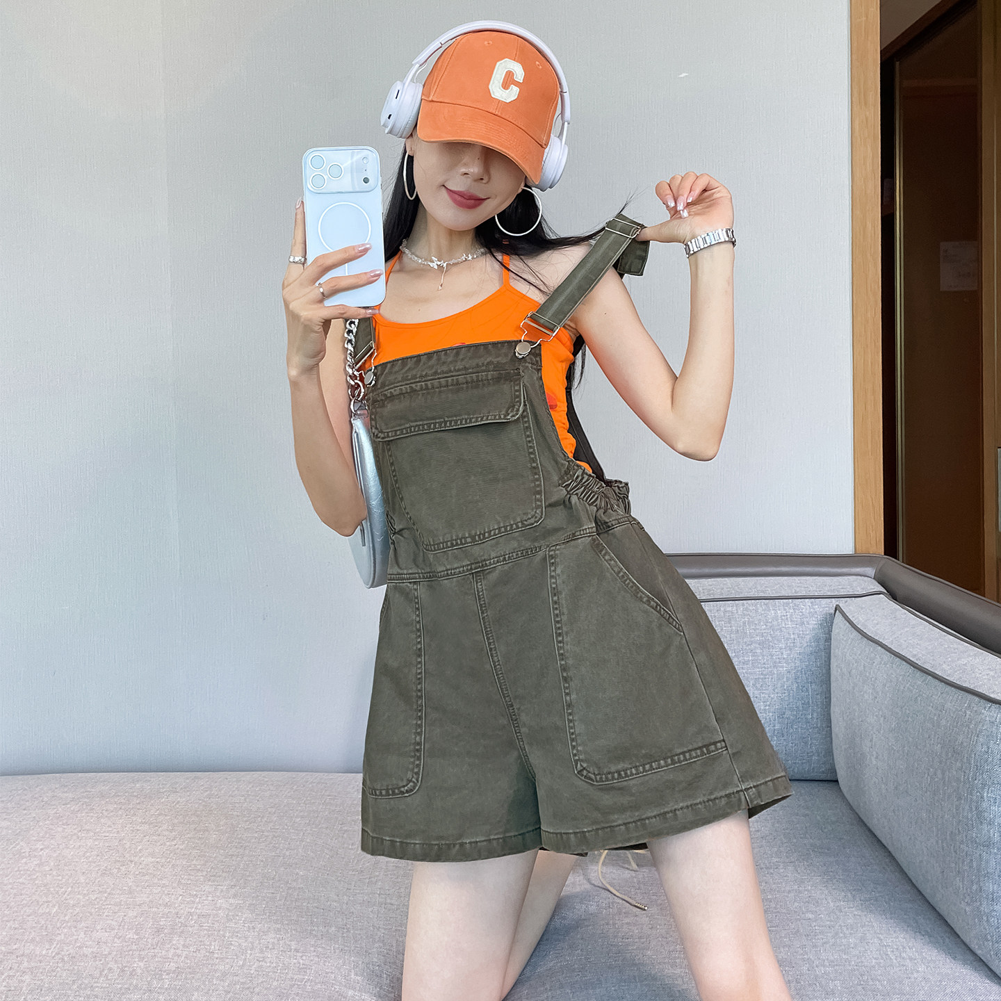 减龄工装牛仔背带短裤女2026春夏新款宽松休闲显瘦高腰阔腿连体裤