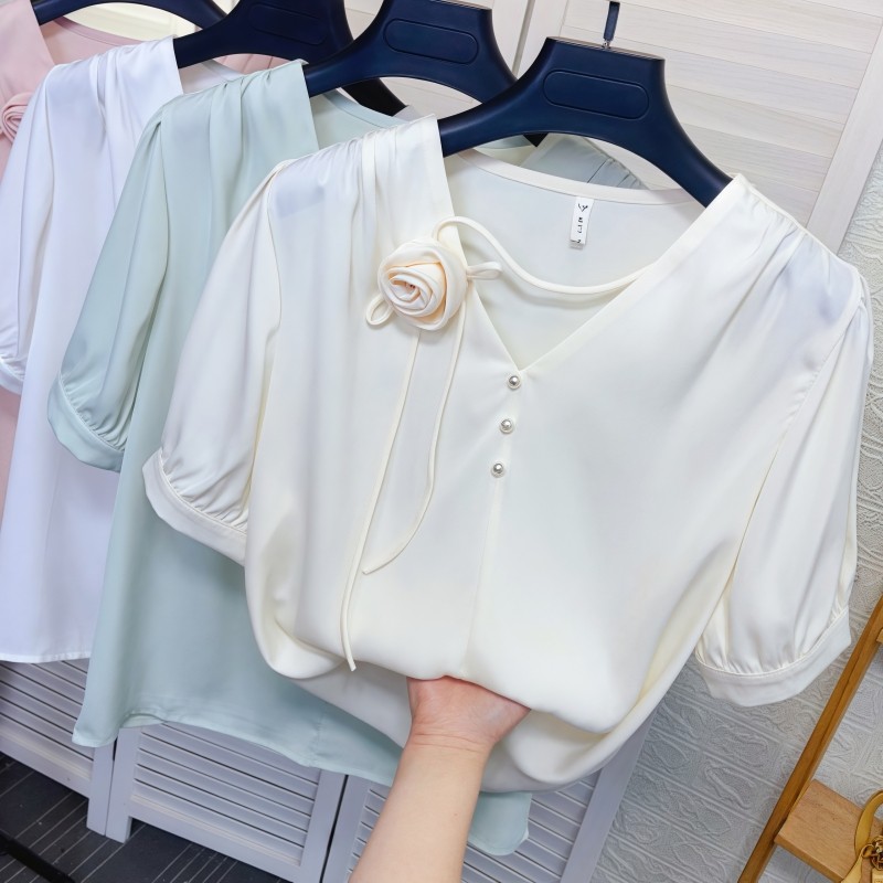 夏季新款玫瑰花朵V领短袖雪纺衫女气质职业醋酸缎面宽松衬衫上衣