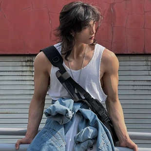 肌肉男训练破洞撸铁无袖 T恤潮宽松 2022战损健身东方运动背心夏季