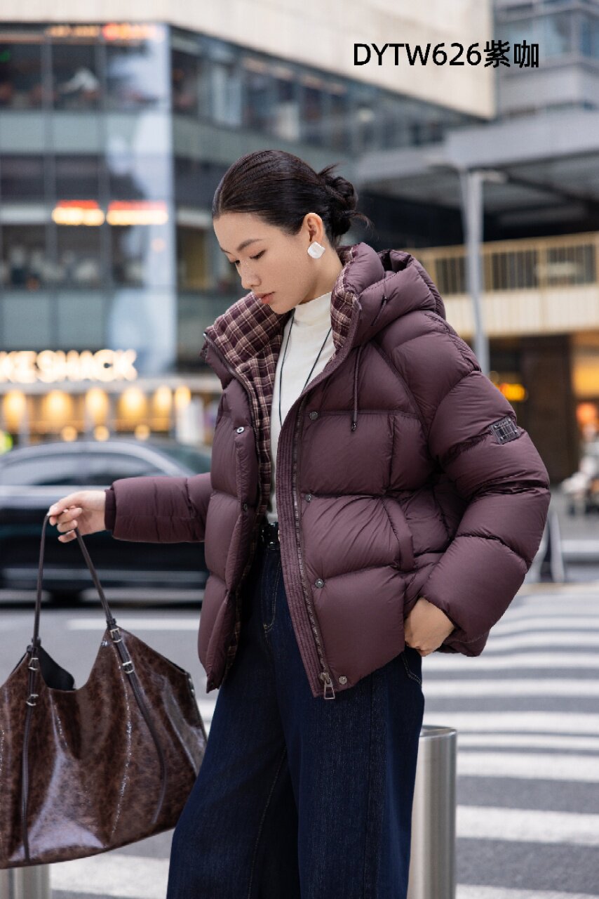 2025新冬季95白鸭绒保暖休闲女士短款加厚百搭时尚连帽羽绒服外套